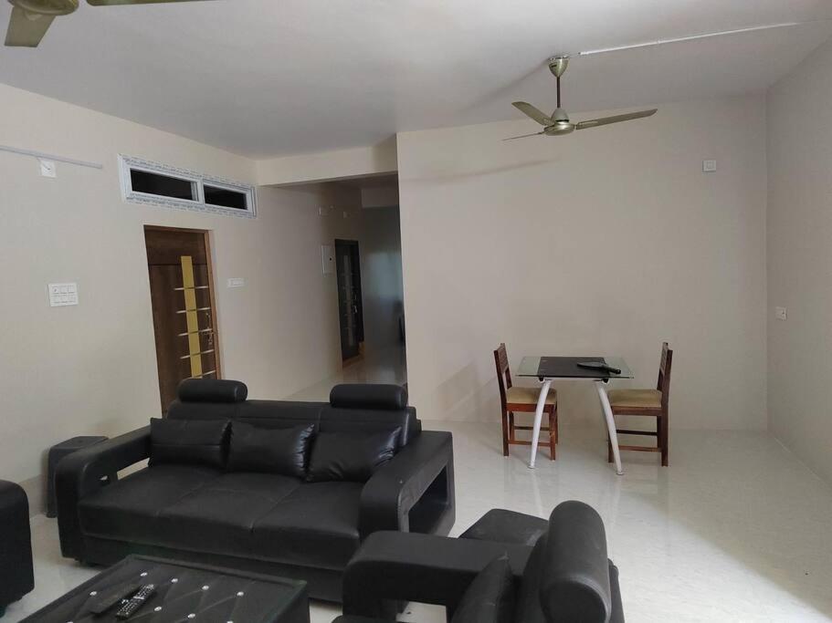 Gangi Kota North Flat Daire Kovvur Dış mekan fotoğraf
